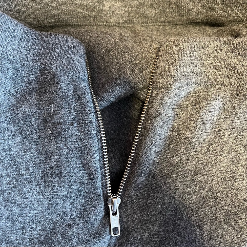 Tahari - Gray Wool Skirt - Size Large - Picture 5 of 6